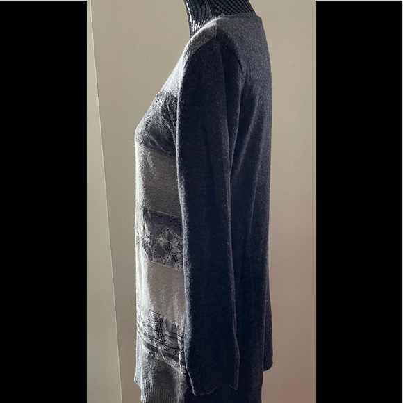 Parkhurst Eiffel Tower Distressed Sweater - Picture 3 of 11